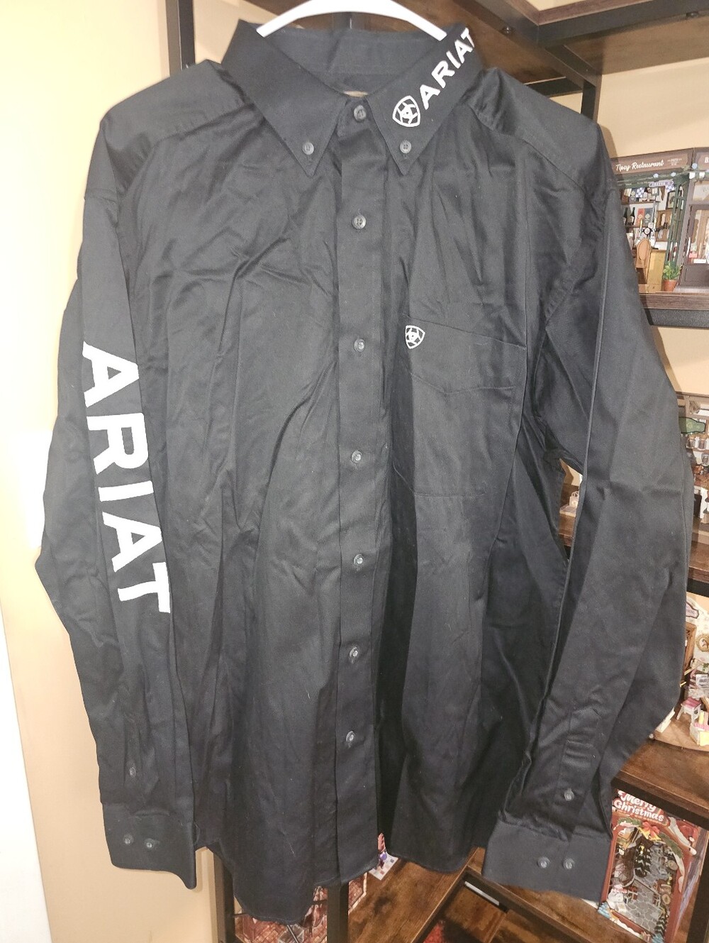 Ariat Black Long-Sleeve Button-Down Shirt with Logo Sleeve. SZ L